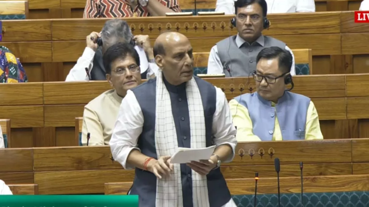 Parliament Monsoon Session LIVE: क्या किसी के दबाव में रोका गया था ऑपरेशन सिंदूर? लोकसभा में राजनाथ सिंह का विपक्ष को करारा जवाब