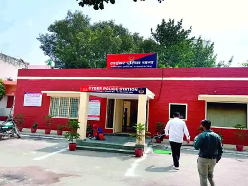 फरीदाबाद में फोन हैक कर खाते से उड़ाए लाखों रुपए:आरोपी ने खुद को बैंककर्मी बताया, क्रेडिट कार्ड ब्लॉक होने का झांसा दिया