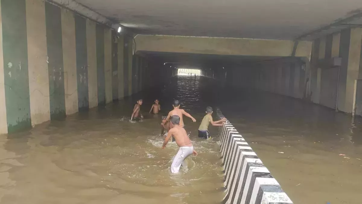 फरीदाबाद नरहावली में जलभराव, ग्रामीण बेहाल; प्रशासन मौन