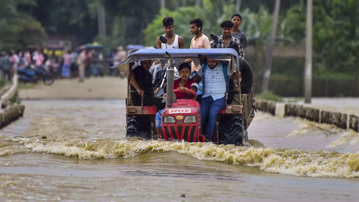 नॉर्थ-ईस्ट में बाढ़ और भूस्खलन की भयावह तस्वीर, अब तक 50 लोगों की मौत; 1500 गांव जलमग्न