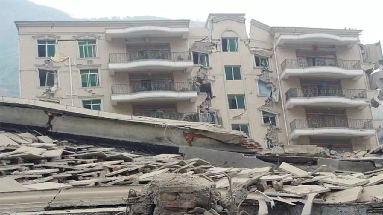 Earthquake in Russia: रूस में भूकंप से कांपी धरती, 30 बार महसूस किए गए झटके, सुनामी की आशंका ने बढ़ाई चिंता