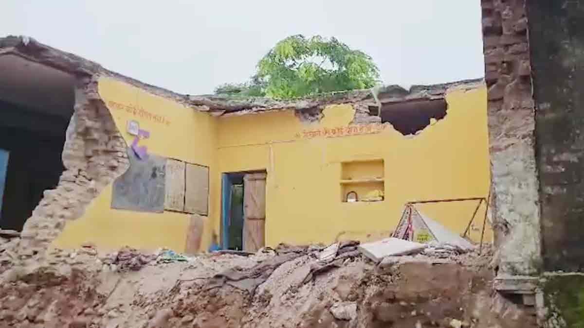Jhalawar School Collapsed: झालावाड़ स्कूल हादसे में शर्मनाक खुलासा! शिक्षकों ने कहा- दो-दो सौ जुटाओ, तब बनेगी नई छत!