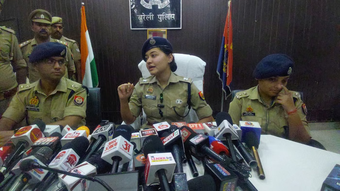 UP: छांगुर जैसा एक और गिरोह सामने आया, प्रभात का खतना कराने की तैयारी में था मौलाना; पुलिस ने पहुंचकर बचाया