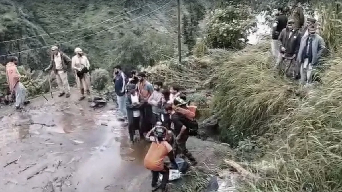 जम्मू-कश्मीर के रामबन और रियासी में फटा बादल, 10 की मौत, कई लोग हैं लापता, रेस्क्यू ऑपरेशन शुरू-VIDEO