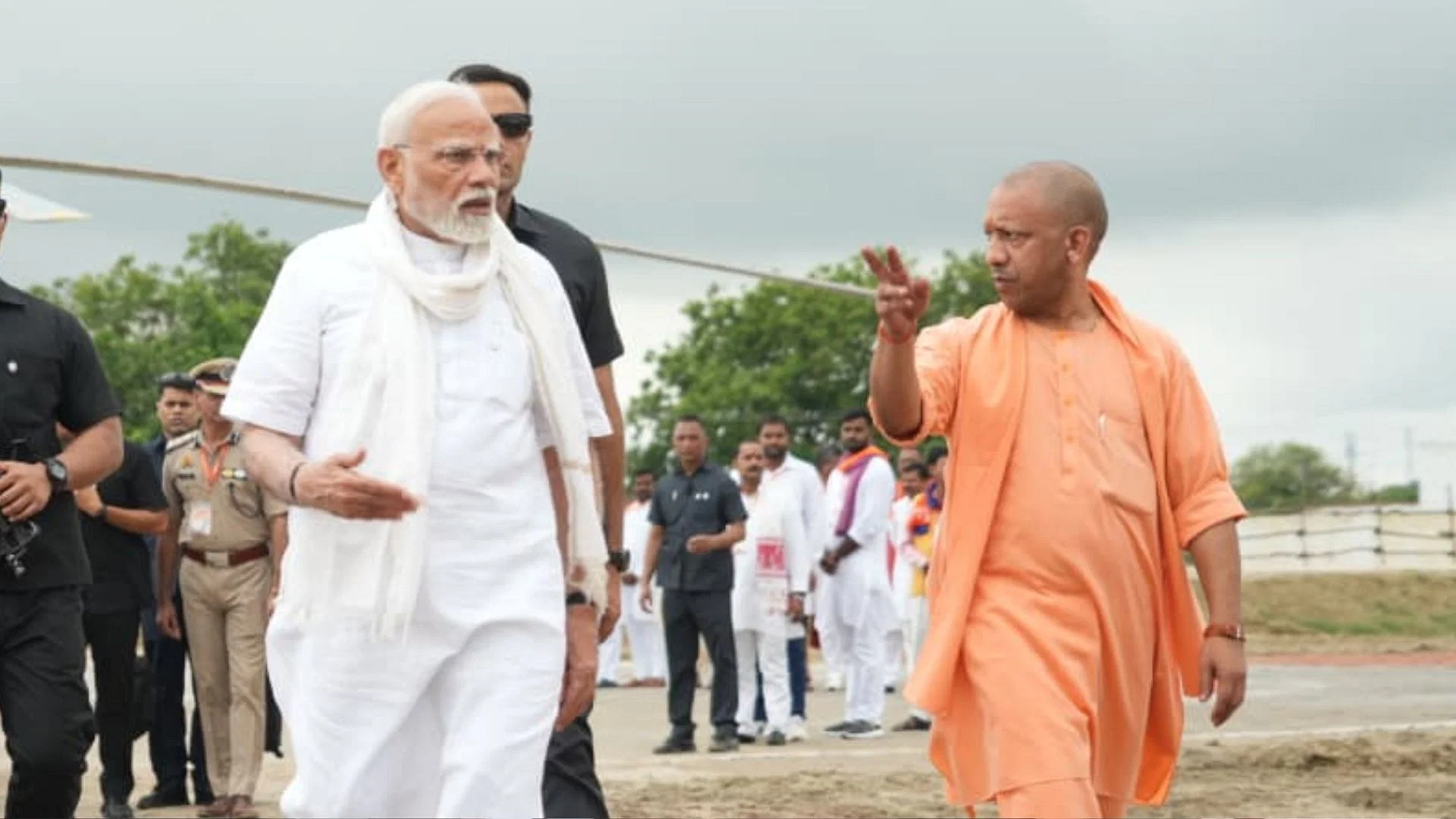 India US Tension: ‘हम उन चीजों को खरीदेंगे, जिसे बनाने में भारत का पसीना बहा है’; काशी से PM मोदी का अहम संदेश
