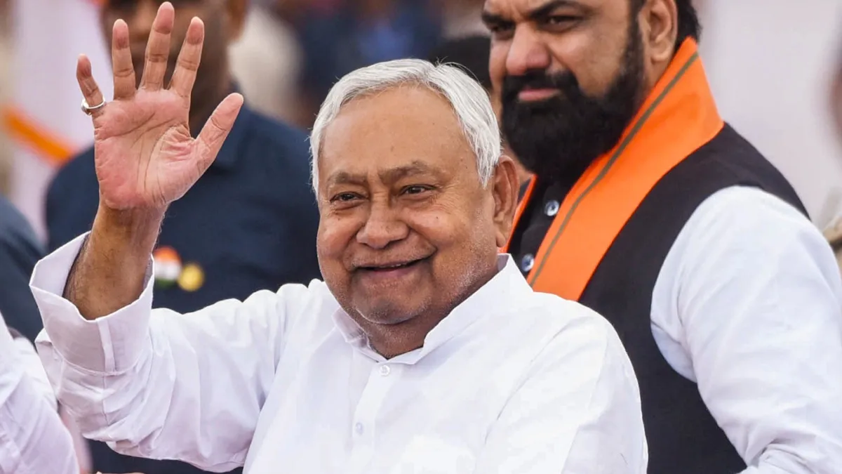 चुनाव से पहले नीतीश कैबिनेट का एक और बड़ा फैसला, अब इन कर्मचारियों की सैलरी बढ़ाई गई