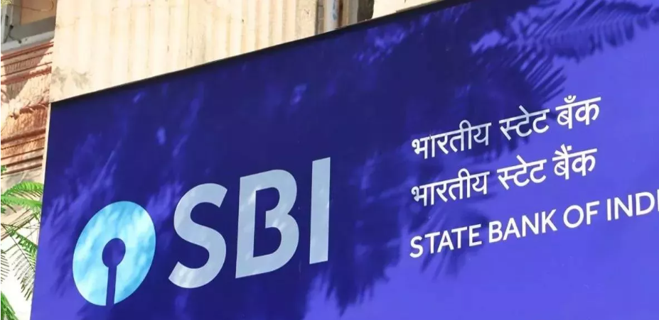 SBI में दिनदहाड़े डकैती, एक करोड़ कैश और 20 करोड़ का सोना लूटकर बदमाश फरार