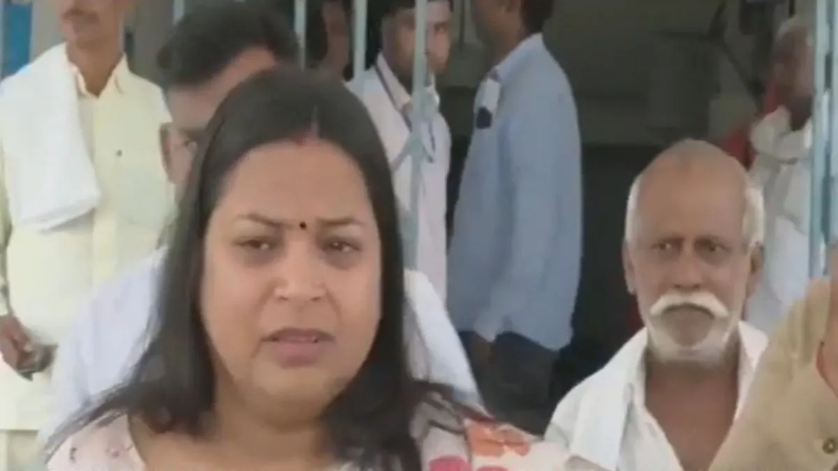 बिहार चुनाव में महागठबंधन को तगड़ा झटका, वोटिंग से पहले गवां दी ये सीट, आरजेडी उम्मीदवार का नामांकन रद्द
