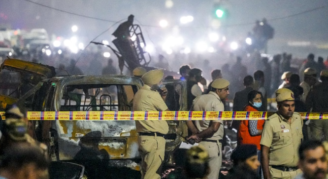 Delhi Blast: ‘दोषियों को बख्शा नहीं जाएगा’, रक्षा मंत्री राजनाथ सिंह का बयान; अजय राय बोले- यह सरकार की नाकामी