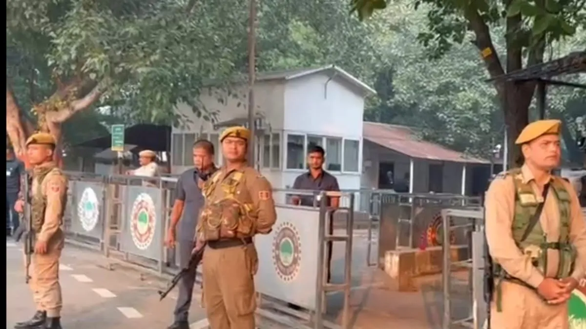 रुझानों में एनडीए आगे, बयानबाजी से बढ़ा सियासी तापमान… मतगणना के बीच मुख्यमंत्री आवास की सुरक्षा हाई अलर्ट पर