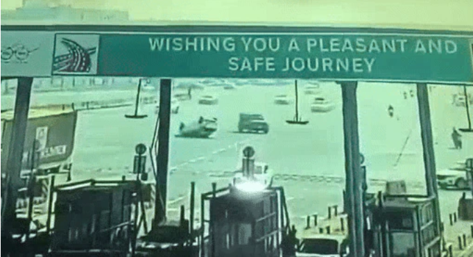 वीडियो: गुरुग्राम में फिर दिखा थार का आतंक, एक गाड़ी से जोरदार टक्कर, चालक घायल