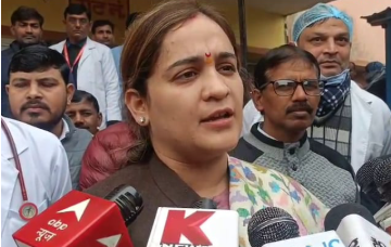 माफ़ी मांगनी चाहिए.. अमर्यादित टिप्पणी कोई नहीं कर सकता, यूपी के मंत्री संजय निषाद से क्यों नाराज हुईं मुलायम की छोटी बहू